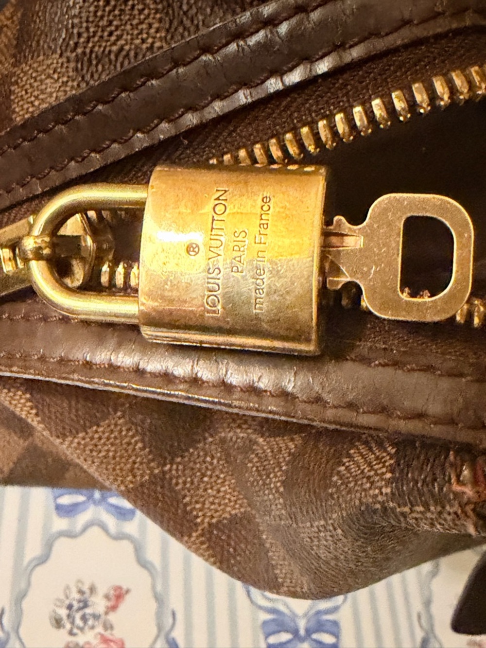 Louis Vuitton Brown Damier Ebene Large Chelsea Tote - Picture 4 of 17